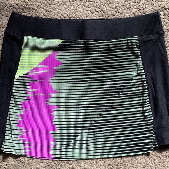 Jamie Sadock Signed Abstract Crinkle Black Skort Size M - Picture 5 of 5